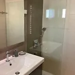 Luminoso Com Piscina E Estacionamento Em No Algarve * Albufeira