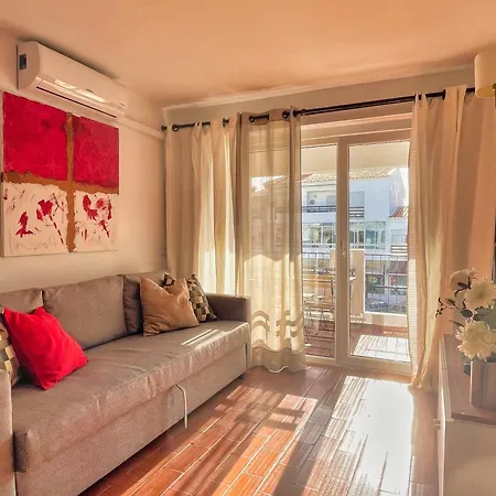 Apartamento Luminoso Com Piscina E Estacionamento Em Albufeira No Algarve