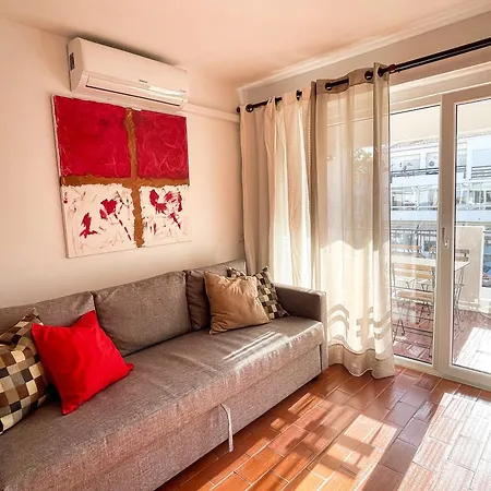 Apartamento Luminoso Com Piscina E Estacionamento Em Albufeira No Algarve Apartment *