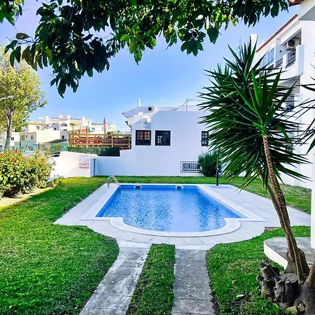 Luminoso Com Piscina E Estacionamento Em No Algarve *